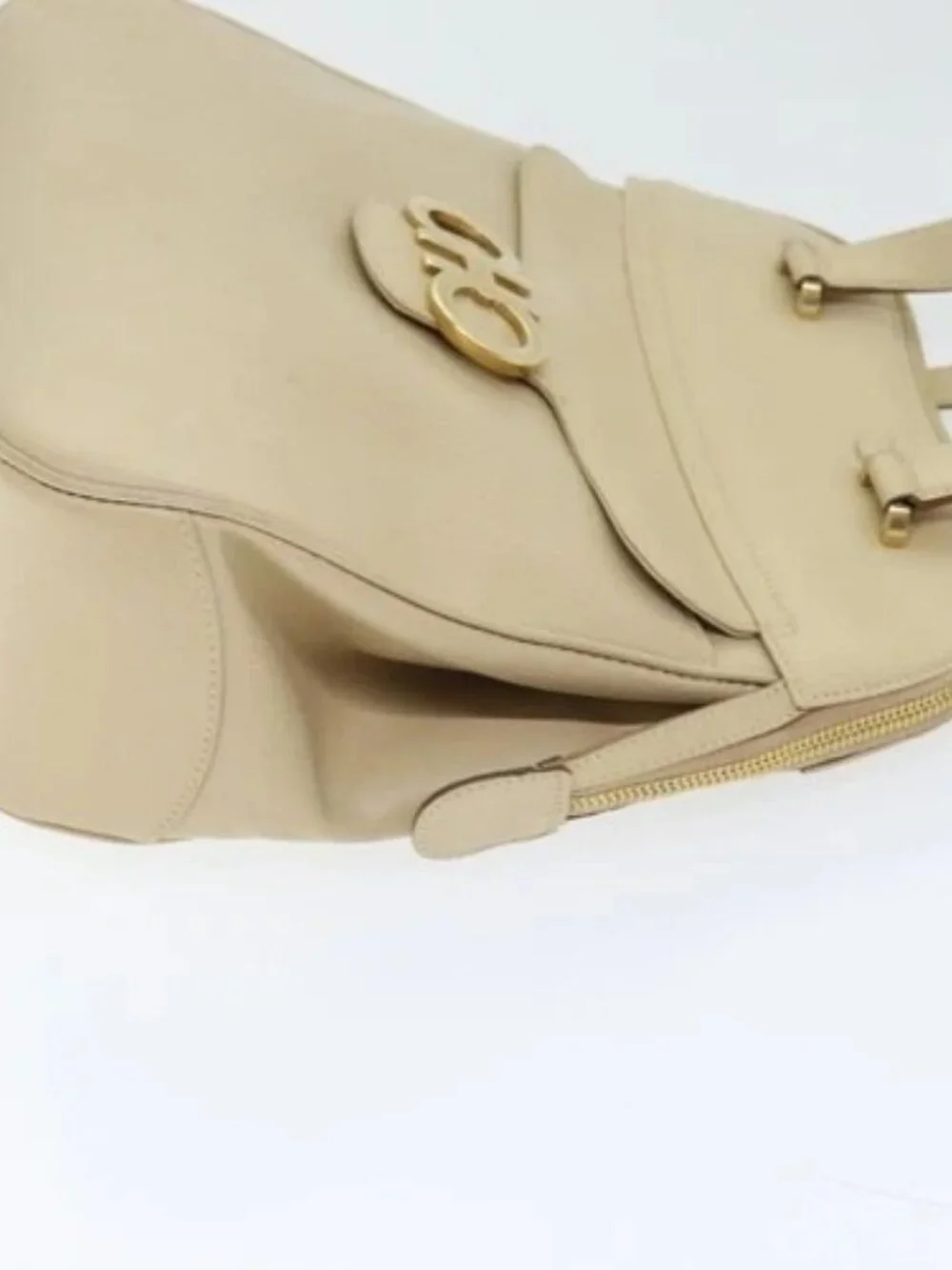 Salvatore Ferragamo Gancini Shoulder Bag Leather Beige Gold Auth 91285